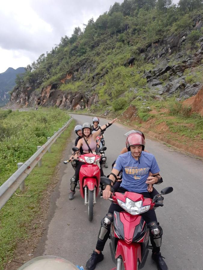 Hg Hostel Provide Tours & Motorbikes Hà Giang Zewnętrze zdjęcie